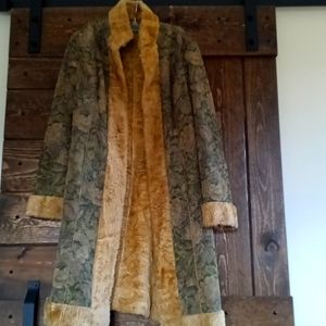 Q.U.E. Vintage style knee Length Coat size medium